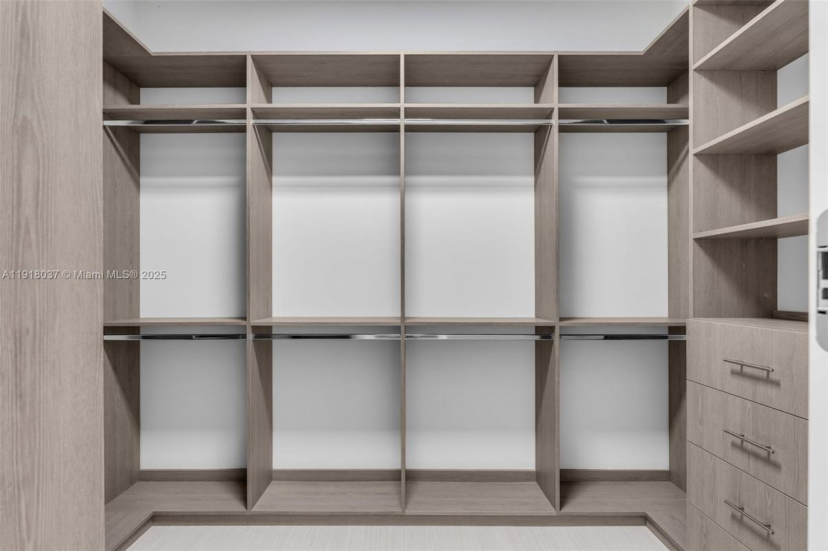 Interior, Walk-in Closets