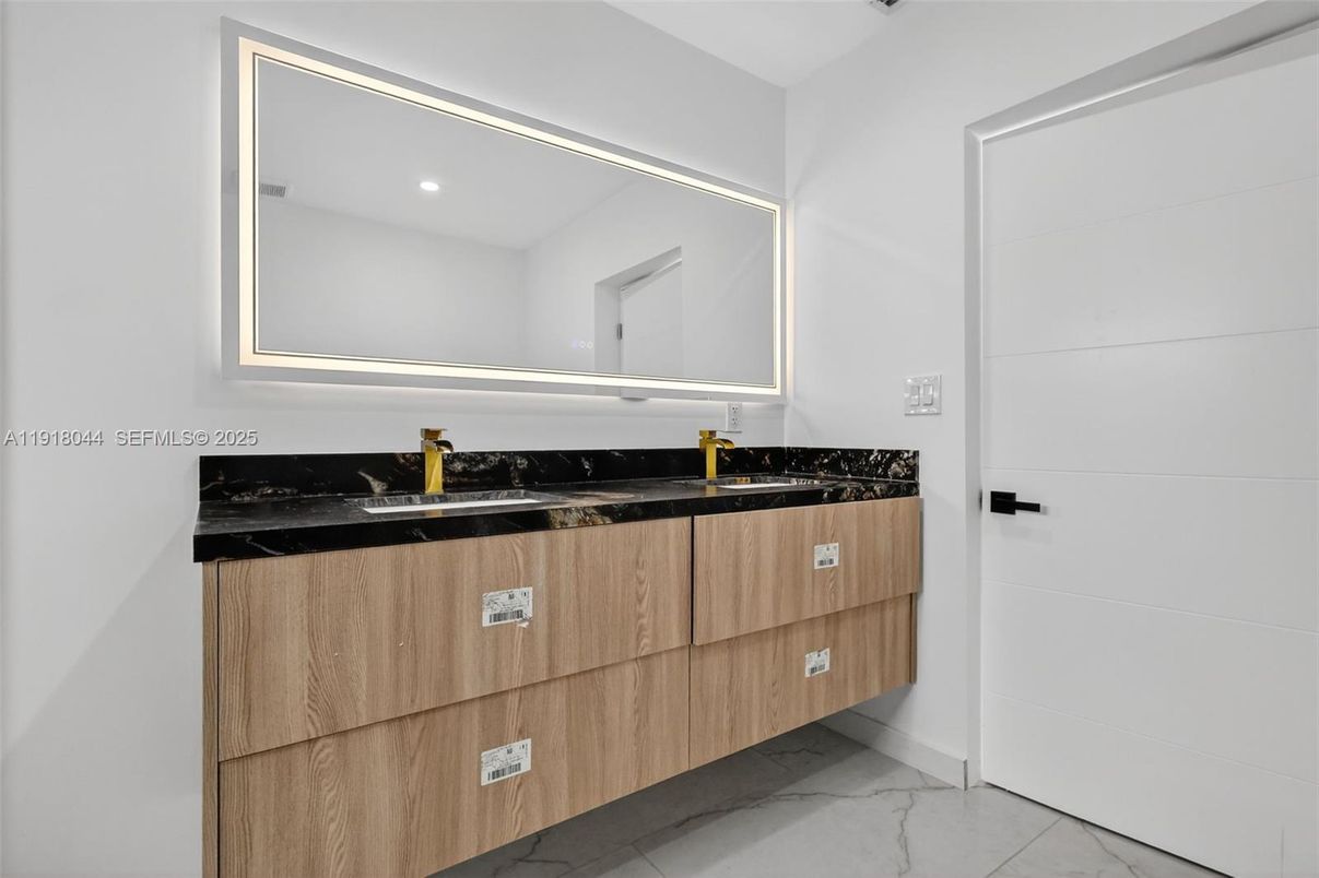 Bathroom, Dual Sink Vanities, Interior, Marble, Recessed Lighting