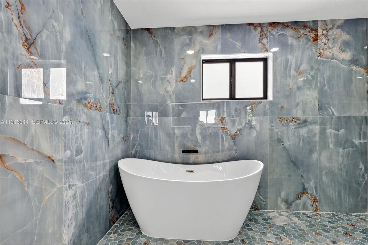 Bathroom, Free Standing Baths, Interior, Marble Walls