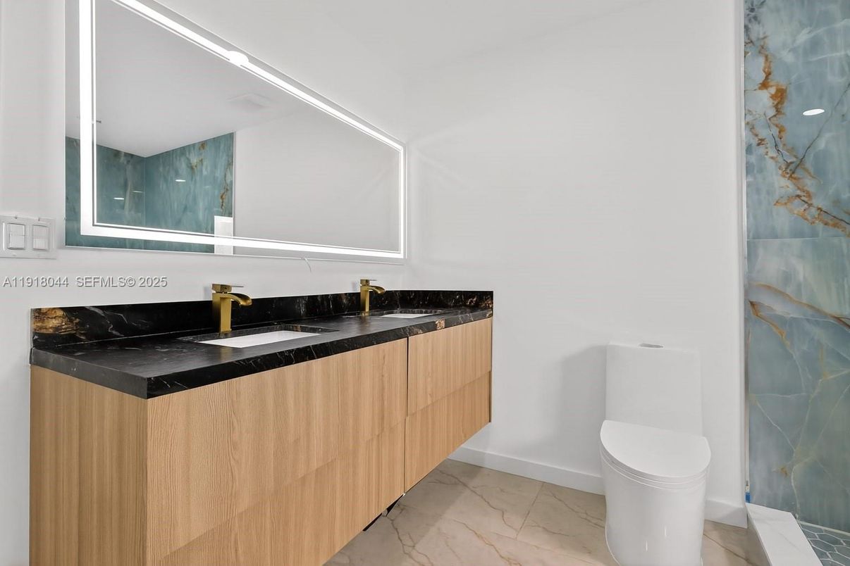 Bathroom, Dual Sink Vanities, Interior, Marble