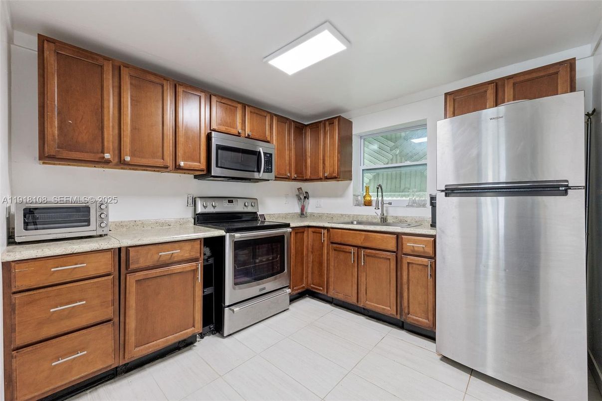 Interior, Kitchen, Stainless Steel Appliances