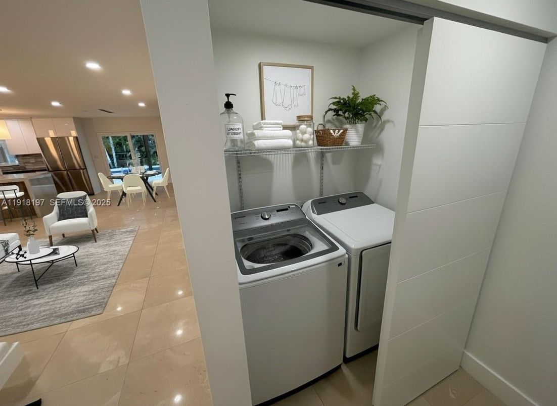 Dining room, Interior, Recessed Lighting, Washer