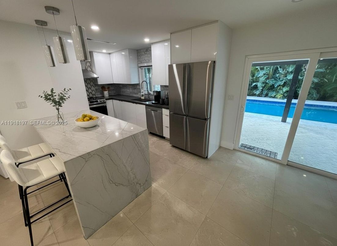 Interior, Kitchen, Pendant Lights, Recessed Lighting, Stainless Steel Appliances