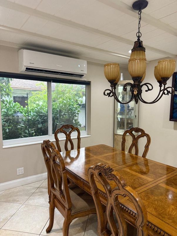 Chandelier, Dining room, Interior