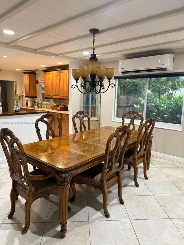 Chandelier, Dining room, Interior, Kitchen, Recessed Lighting