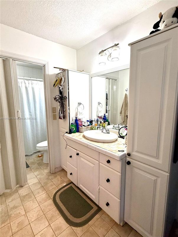 Bathroom, Interior, Tile Countertops