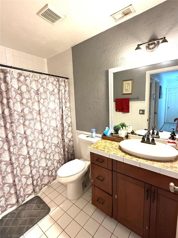 Bathroom, Interior, Tile Countertops