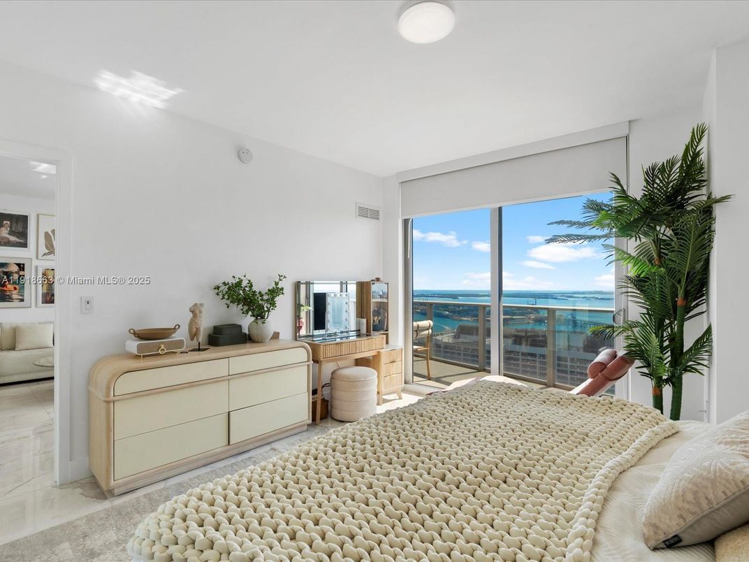 Bedroom, Interior, Water