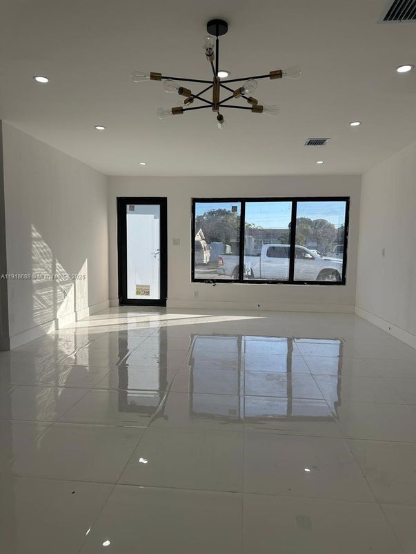 Empty room, Interior, Pendant Lights, Recessed Lighting