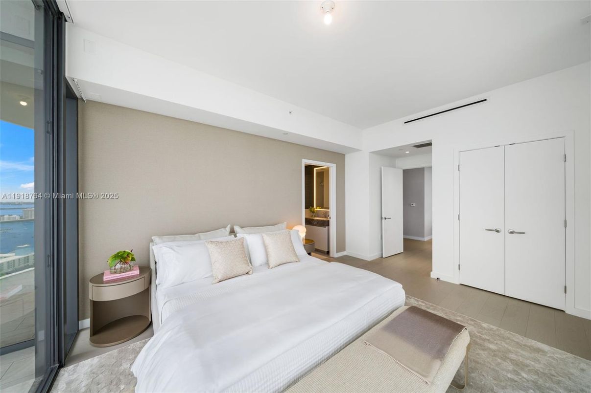 Bedroom, Interior, Recessed Lighting, Water