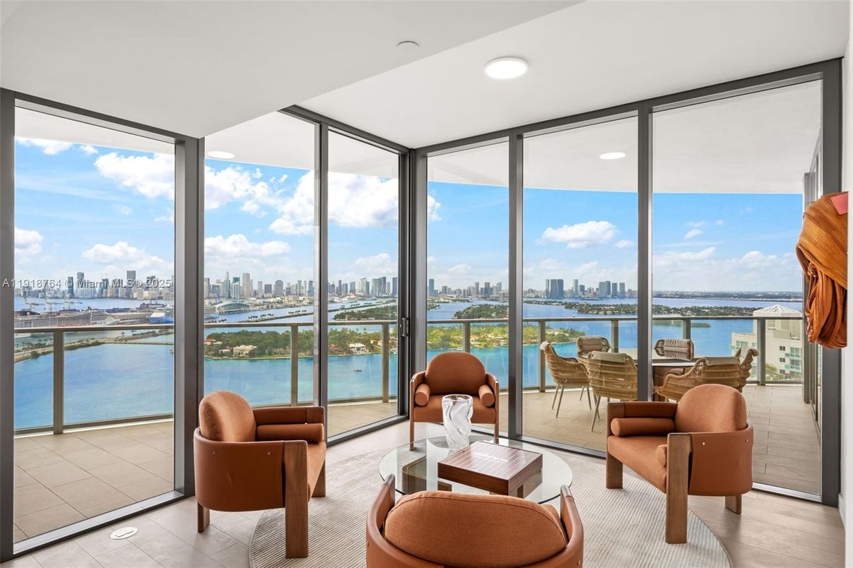 Interior, Living room, Sun Room, Water