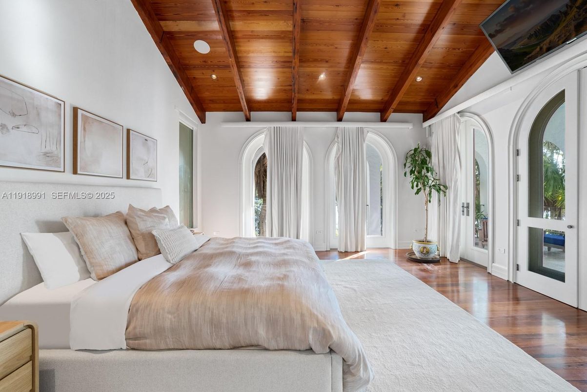 Bedroom, Interior, Recessed Lighting, Wooden Beams, Wooden Ceilings, Wood Texture Flooring