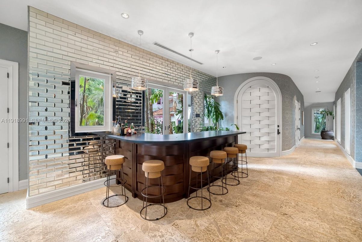 Interior, Pendant Lights, Recessed Lighting, Stone Walls