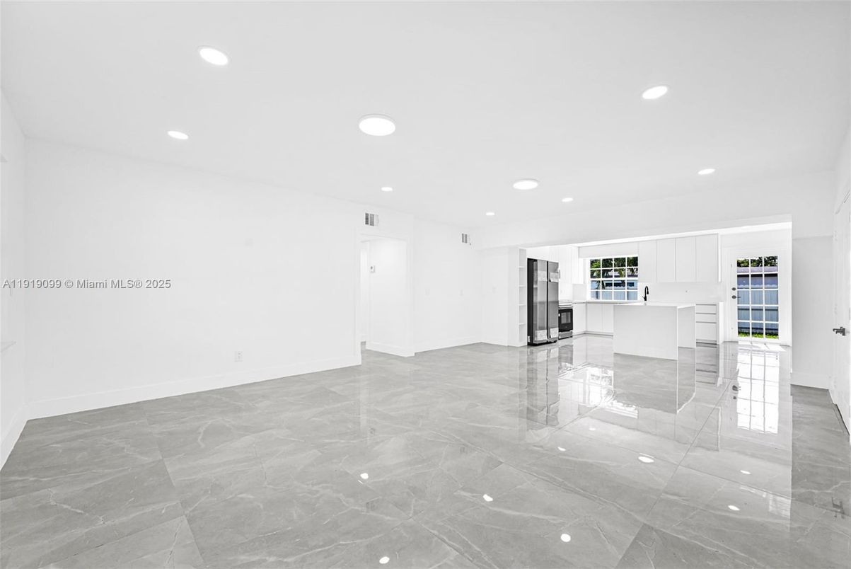 Empty room, Interior, Kitchen, Recessed Lighting