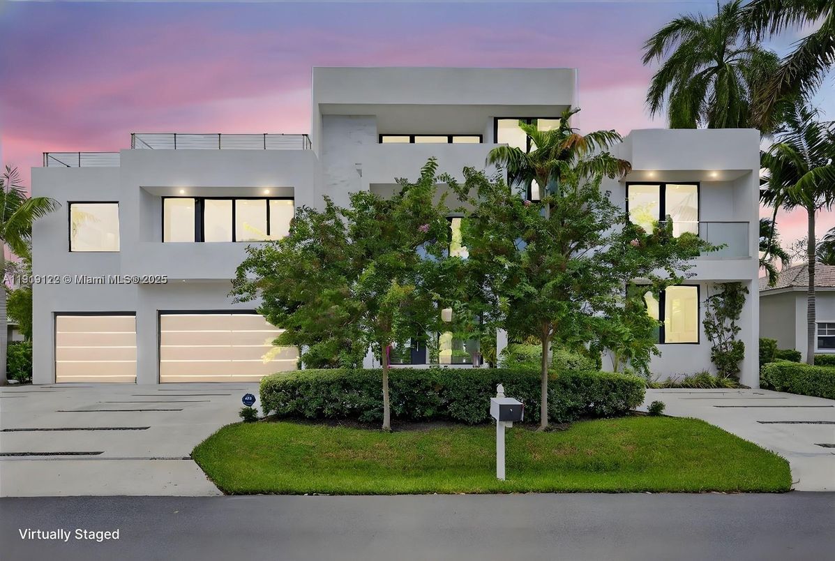 Attached, Exterior, Facade, Modern