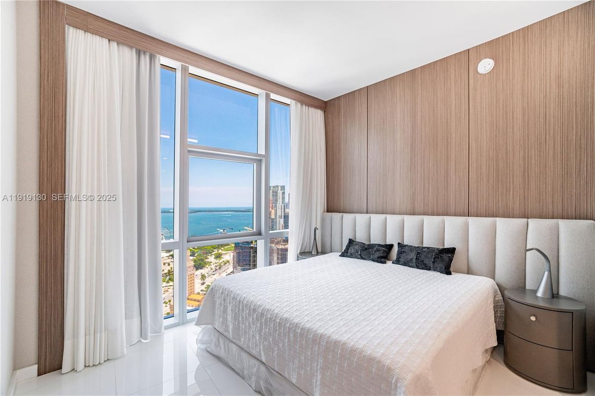 Bedroom, Interior, Water