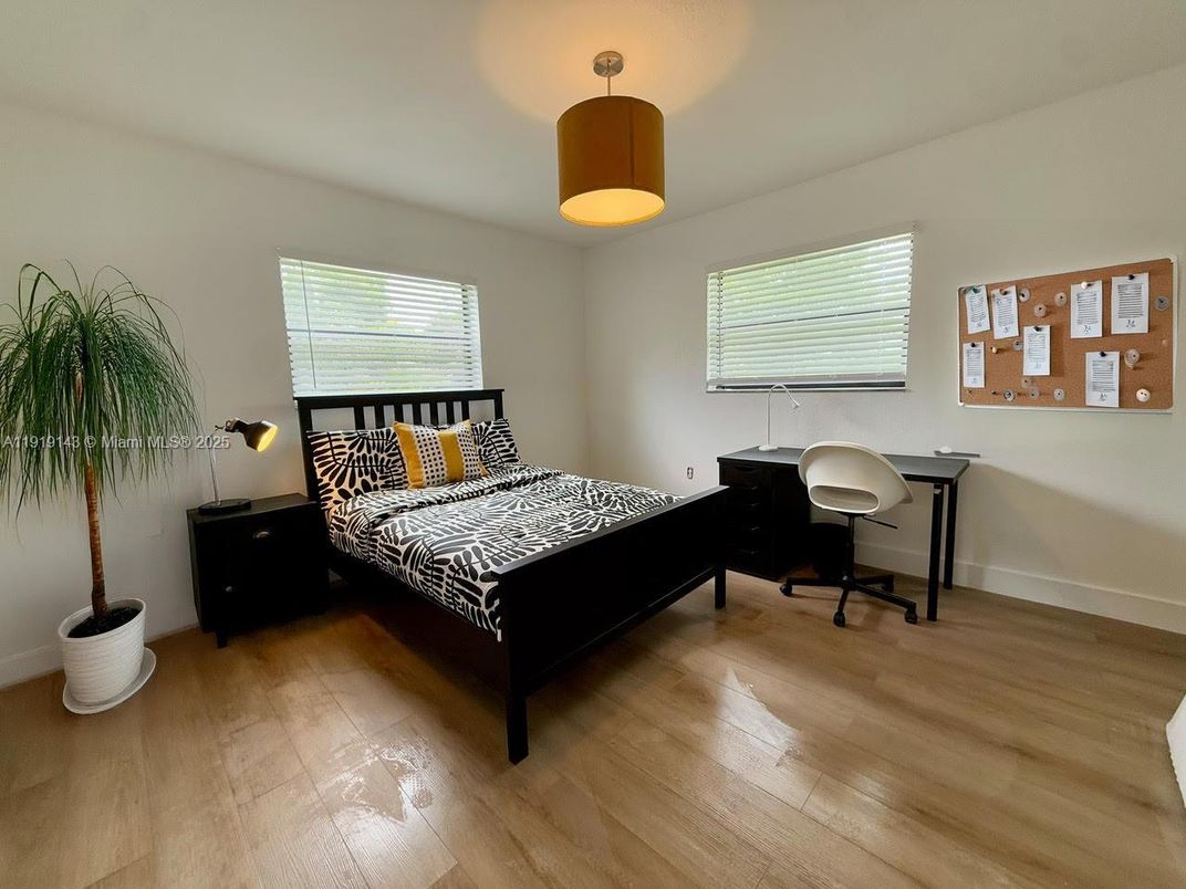 Bedroom, Home Office, Interior, Pendant Lights, Wood Texture Flooring