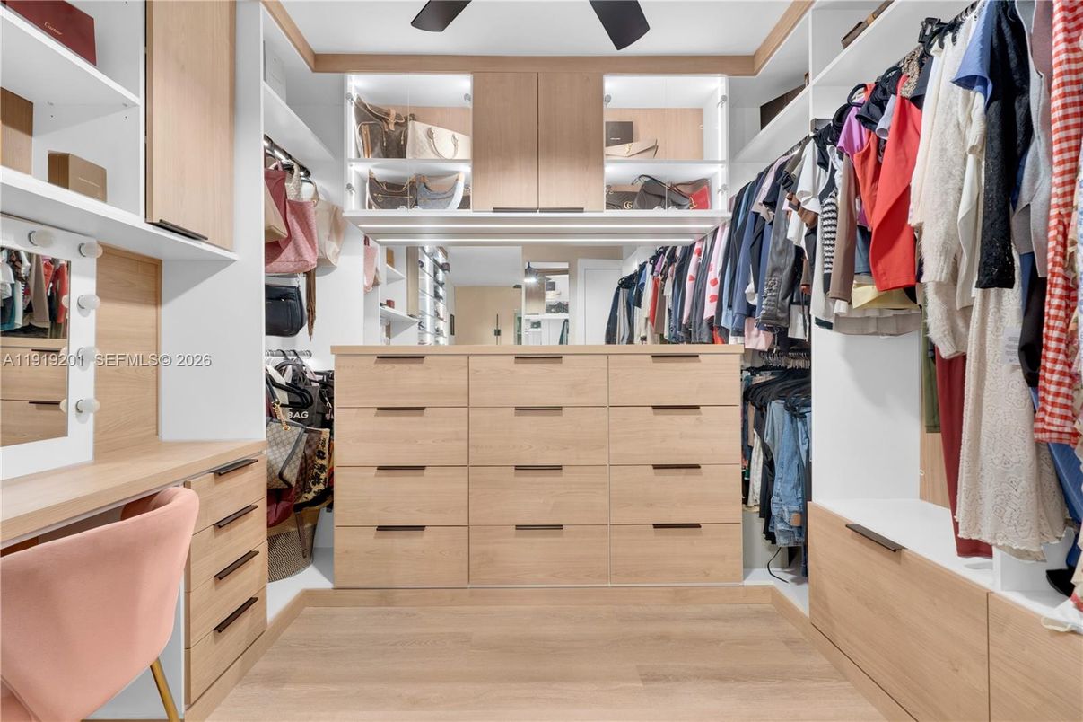Interior, Walk-in Closets, Wood Texture Flooring