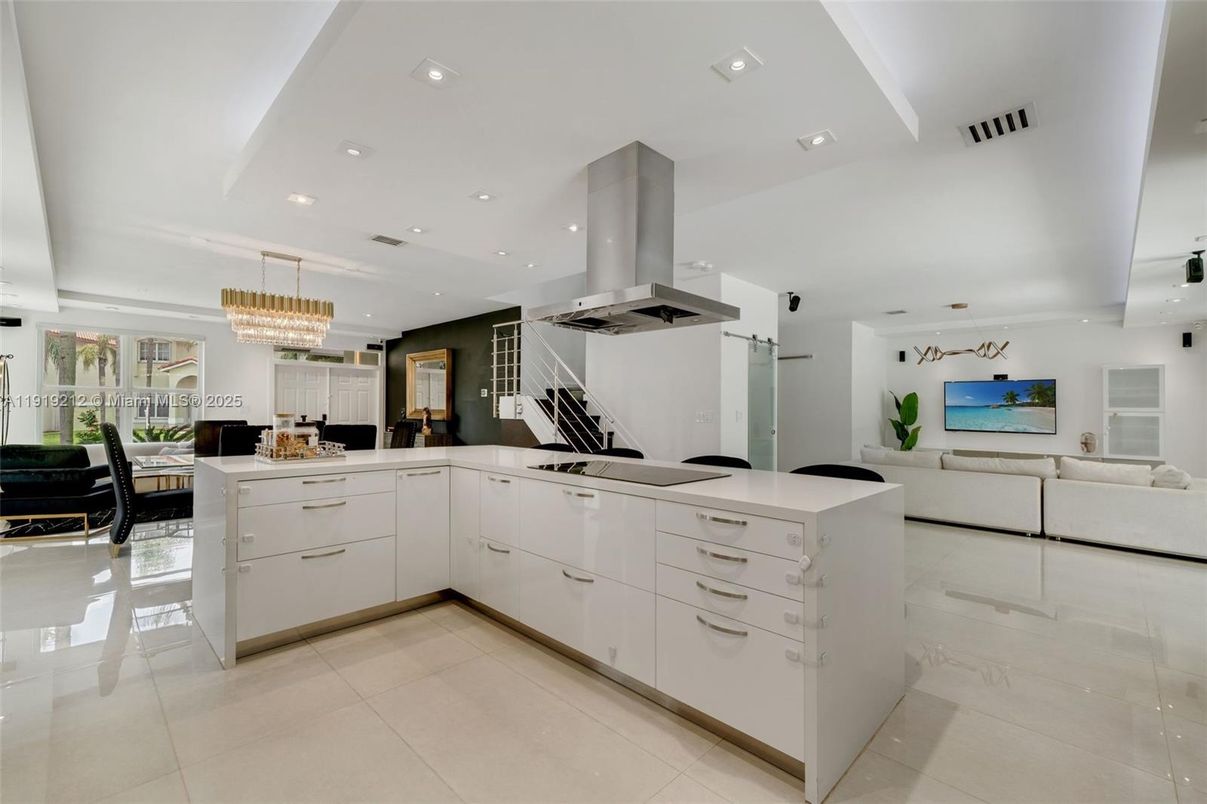 Chandelier, Dining room, Interior, Kitchen, Recessed Lighting