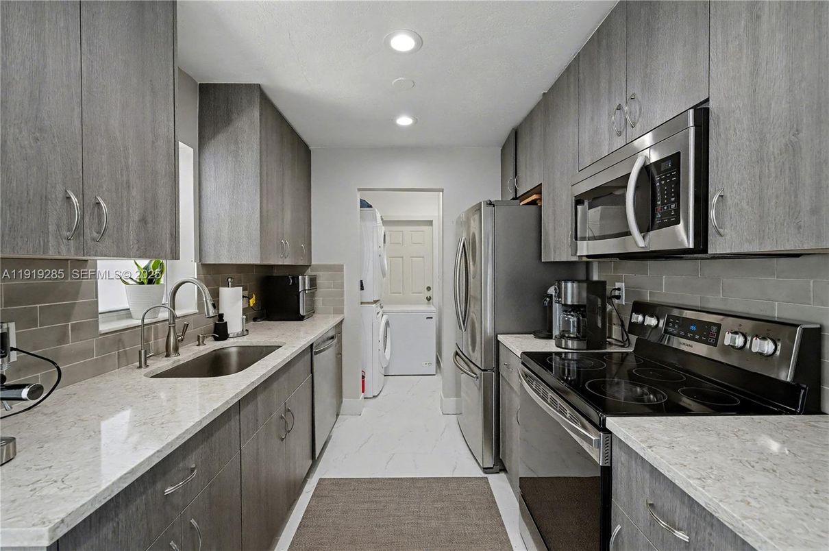 Interior, Kitchen, Marble, Recessed Lighting