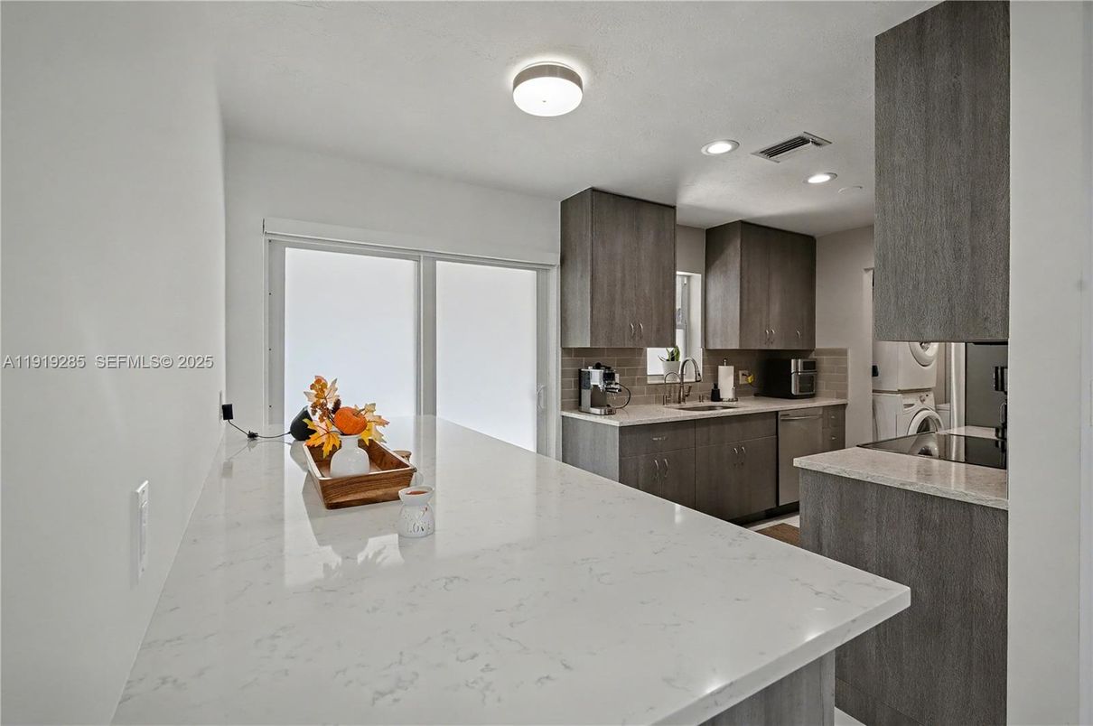 Interior, Kitchen, Recessed Lighting