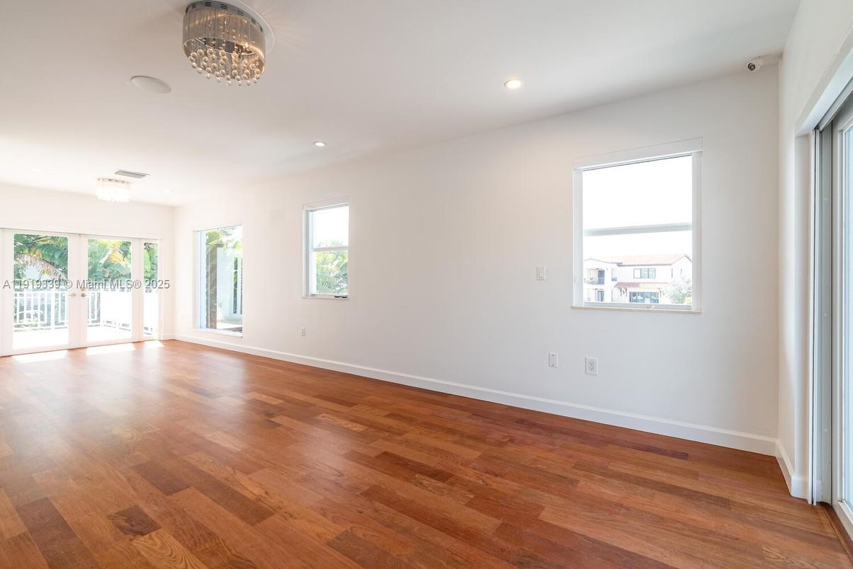 Chandelier, Empty room, Interior, Recessed Lighting, Wood Texture Flooring