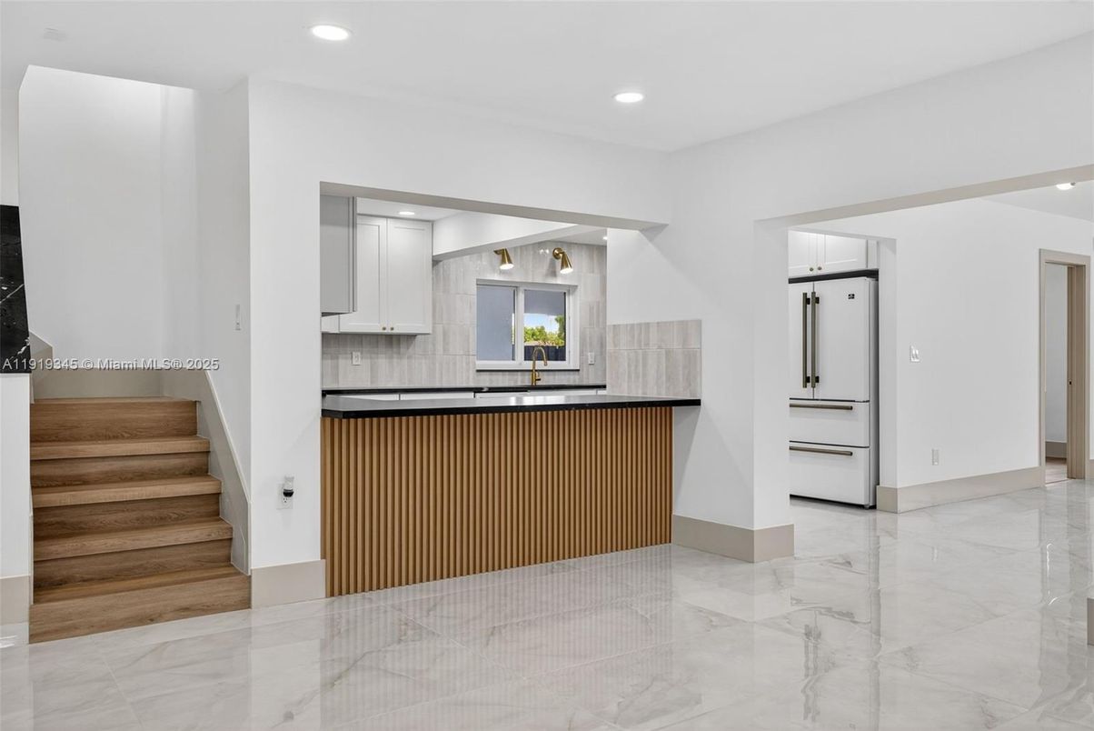 Interior, Kitchen, Marble, Recessed Lighting