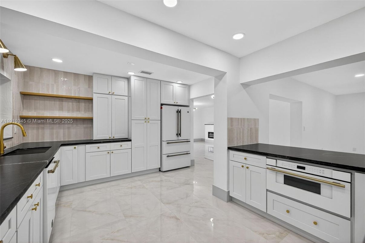 Interior, Kitchen, Marble, Recessed Lighting
