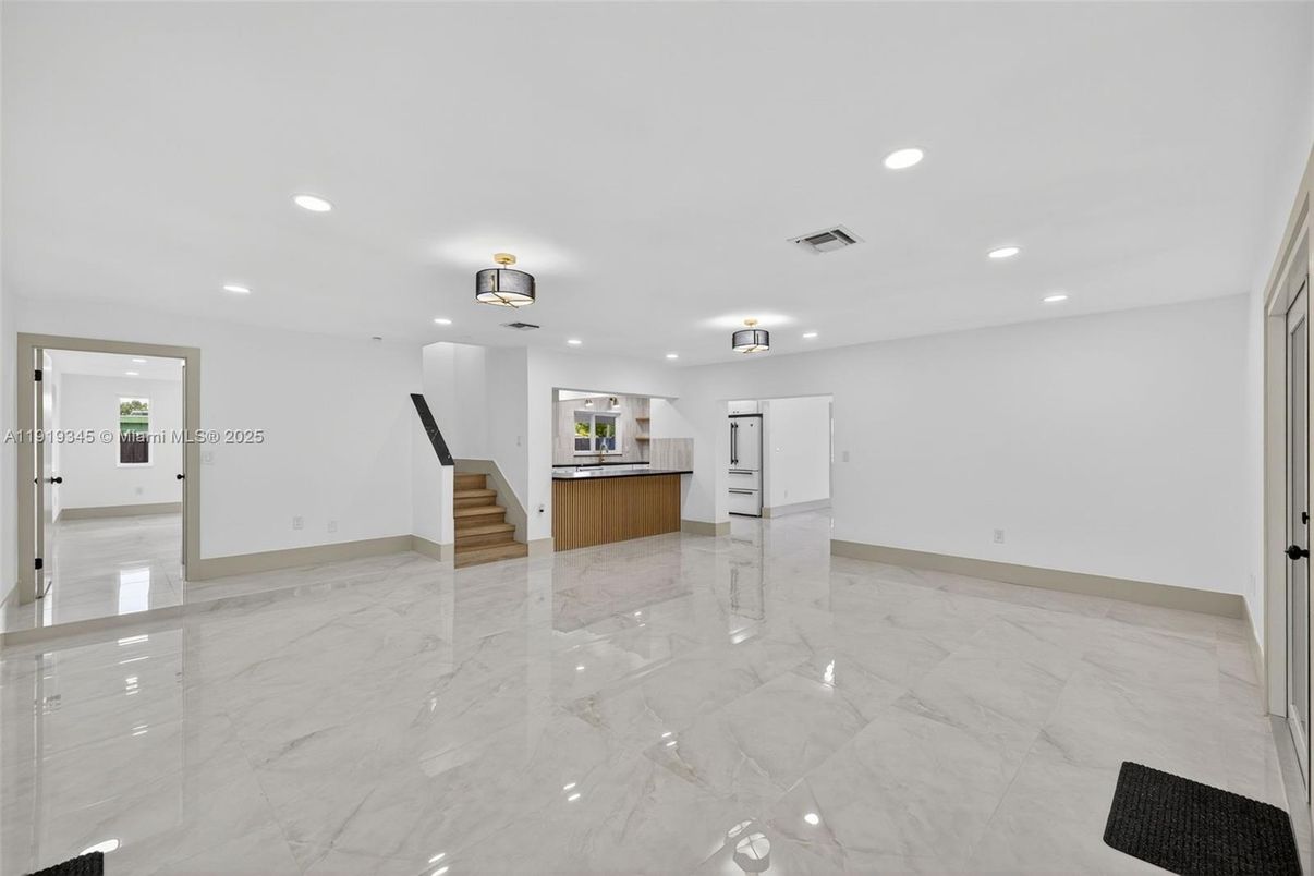 Empty room, Interior, Marble, Recessed Lighting