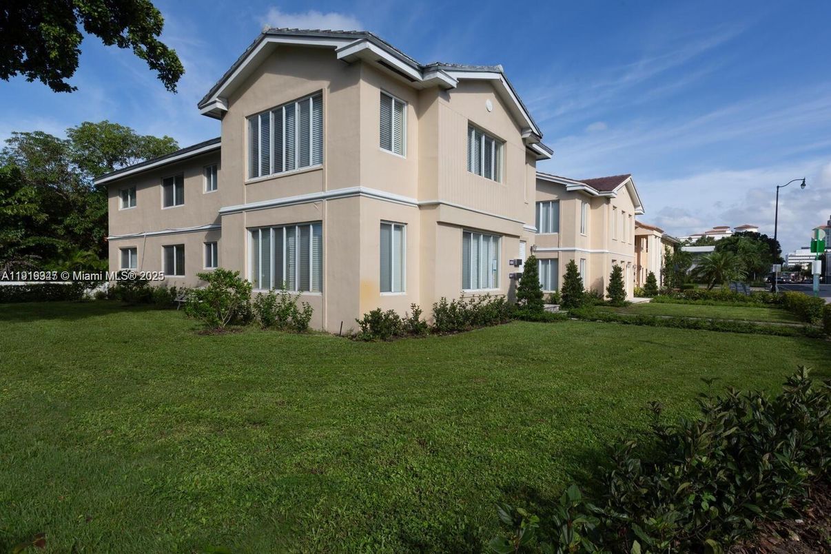 Backyard, Exterior, Facade, Mediterranean