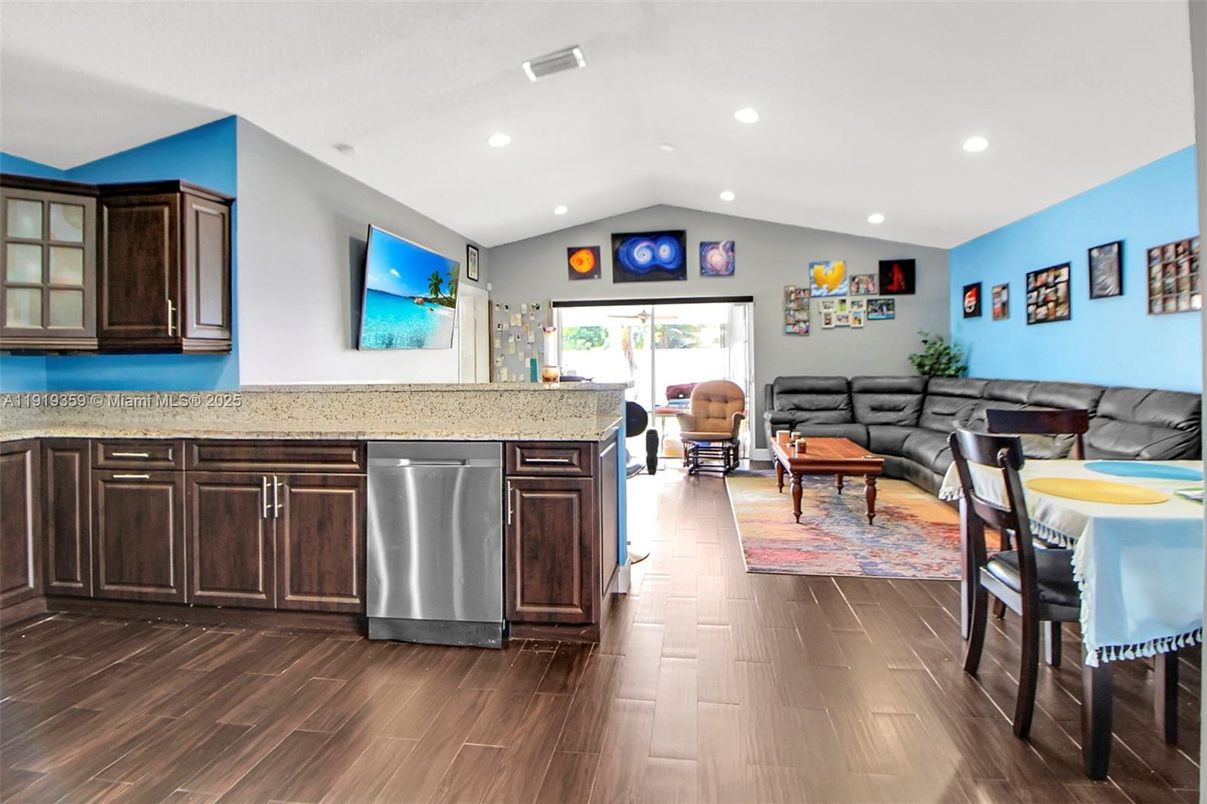 Interior, Kitchen, Living room, Recessed Lighting, Wood Texture Flooring