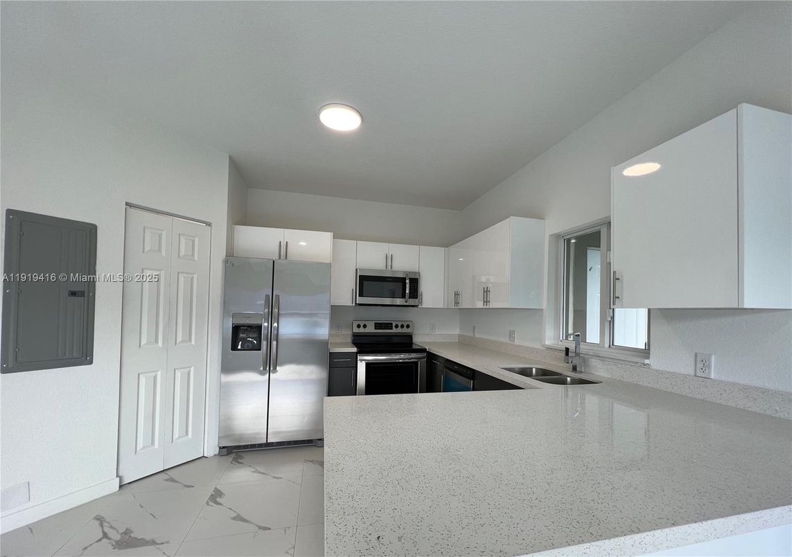 Interior, Kitchen, Marble, Recessed Lighting, Stainless Steel Appliances