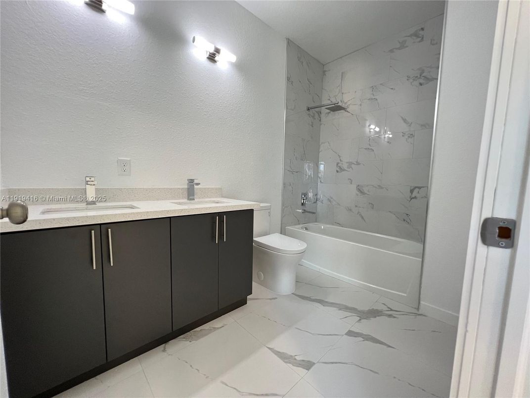 Bathroom, Interior, Marble, Marble Walls