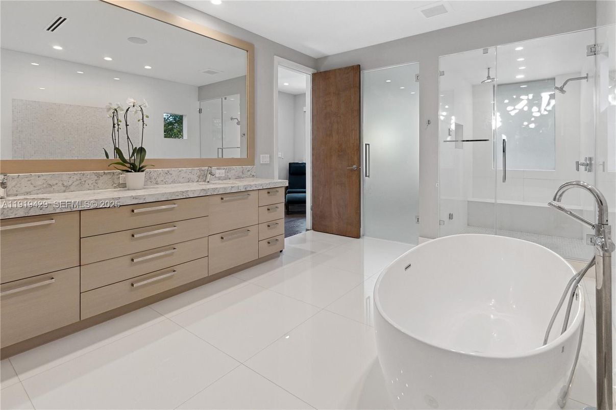 Bathroom, Dual Sink Vanities, Free Standing Baths, Glass Shower, Interior, Recessed Lighting