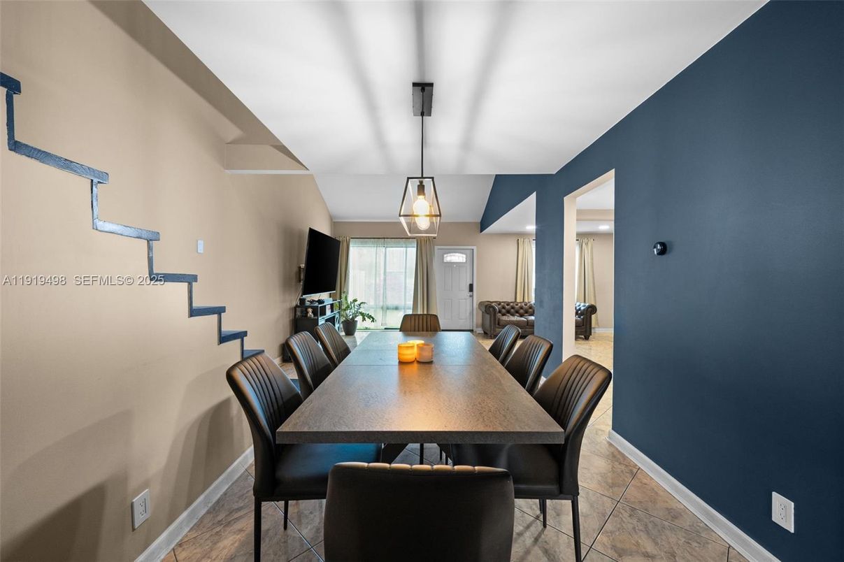 Dining room, Interior, Pendant Lights