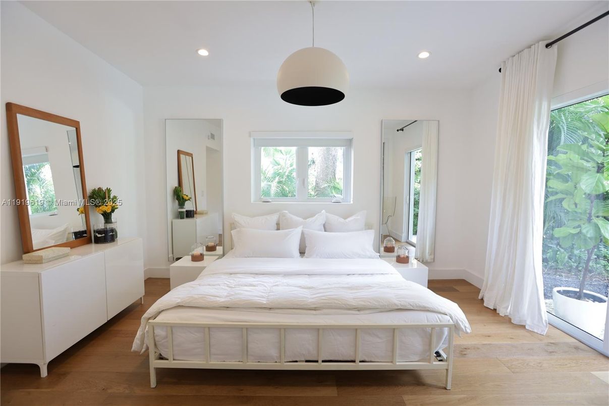 Bedroom, Interior, Pendant Lights, Recessed Lighting, Wood Texture Flooring