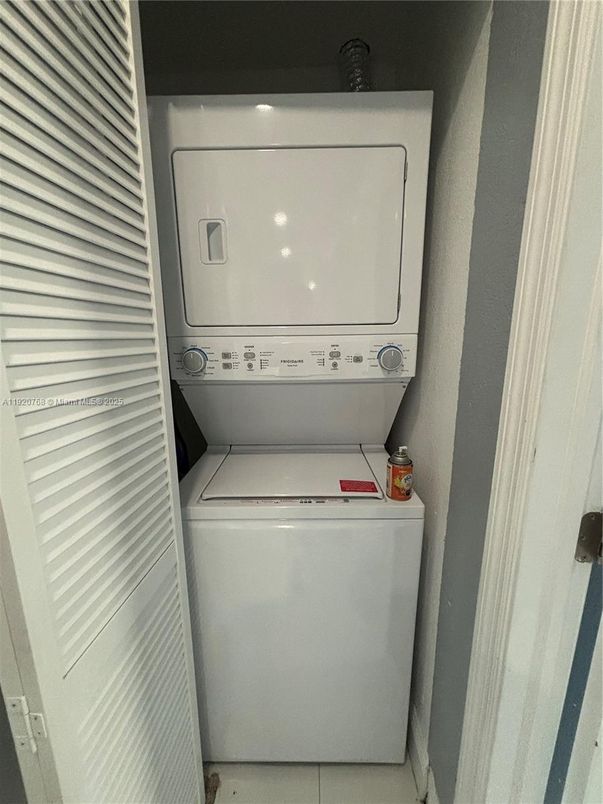Interior, Utility Closets, Washer