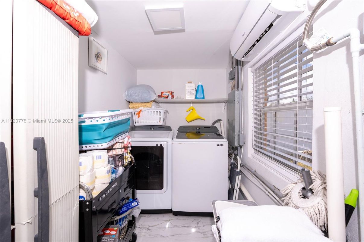 Interior, Marble, Utility Closets, Washer