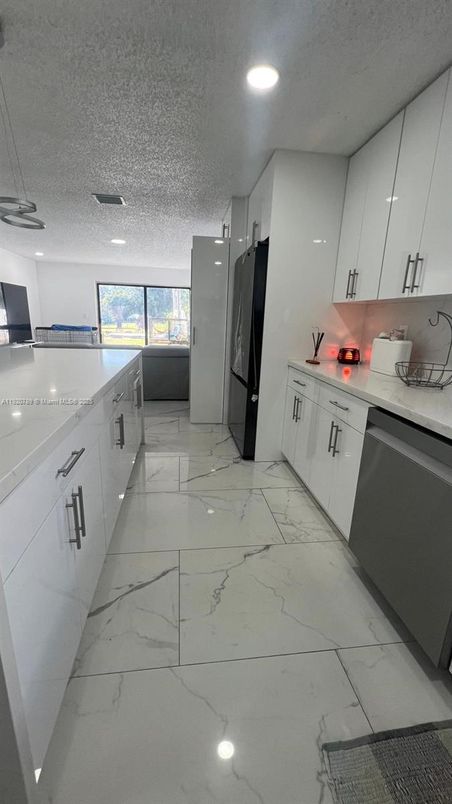 Interior, Kitchen, Marble, Recessed Lighting