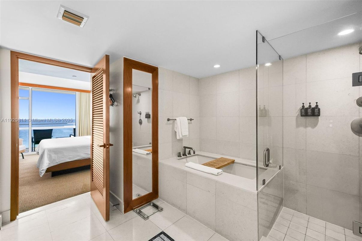 Bathroom, Bedroom, Glass Shower, Interior, Recessed Lighting, Water