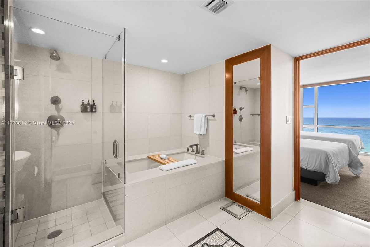 Bathroom, Bedroom, Glass Shower, Interior, Recessed Lighting, Water