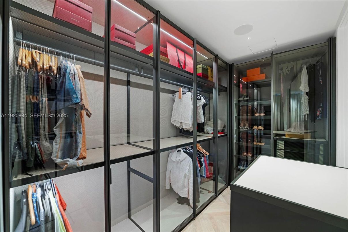 Interior, Recessed Lighting, Walk-in Closets