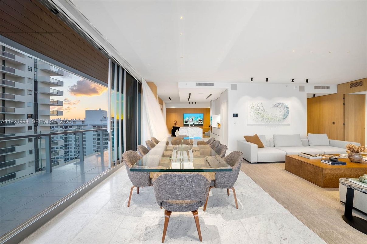 Dining room, Interior, Living room, Recessed Lighting, Water