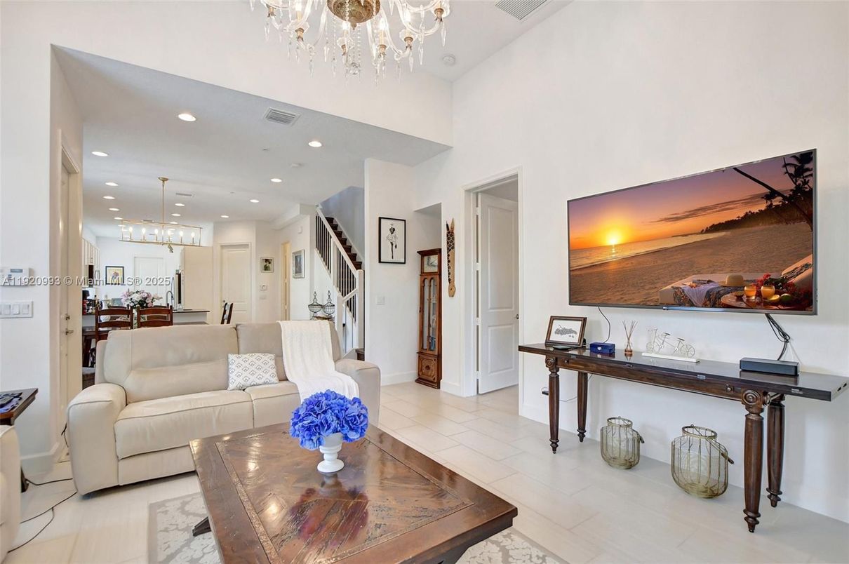 Chandelier, Dining room, Interior, Kitchen, Living room, Pendant Lights, Recessed Lighting