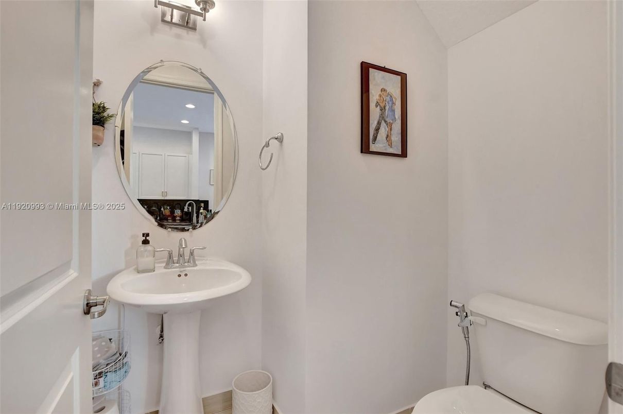 Bathroom, Interior, Recessed Lighting