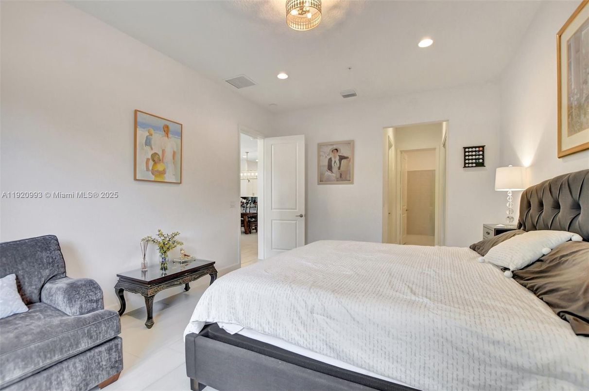 Bedroom, Interior, Recessed Lighting