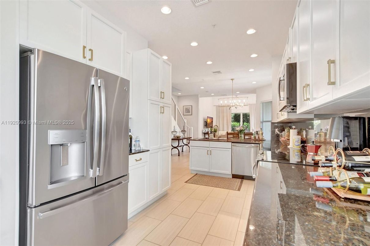 Chandelier, Interior, Kitchen, Recessed Lighting, Stainless Steel Appliances