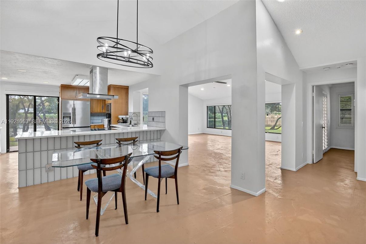 Dining room, Interior, Kitchen, Pendant Lights, Recessed Lighting, Stainless Steel Appliances