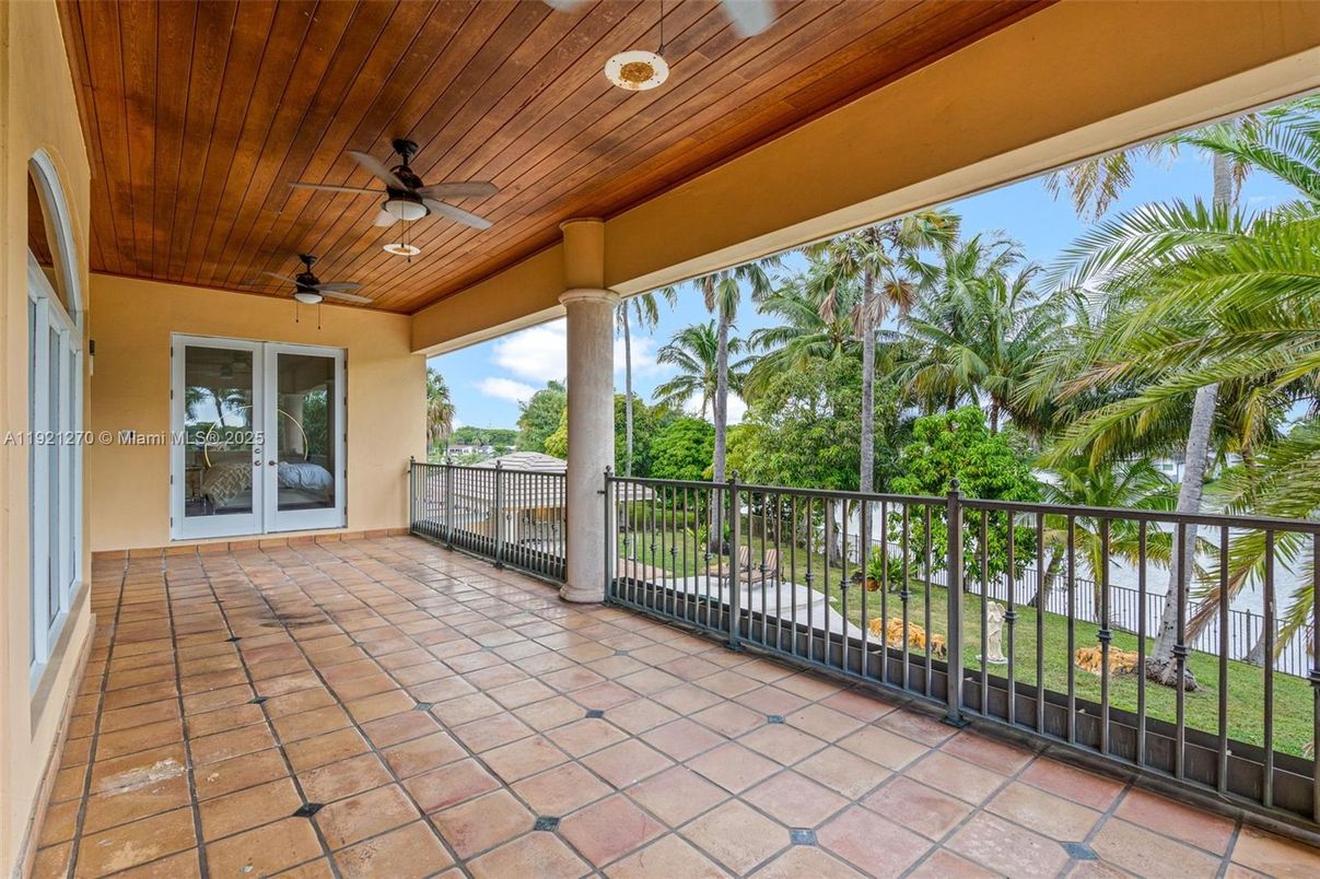 Exterior, Recessed Lighting