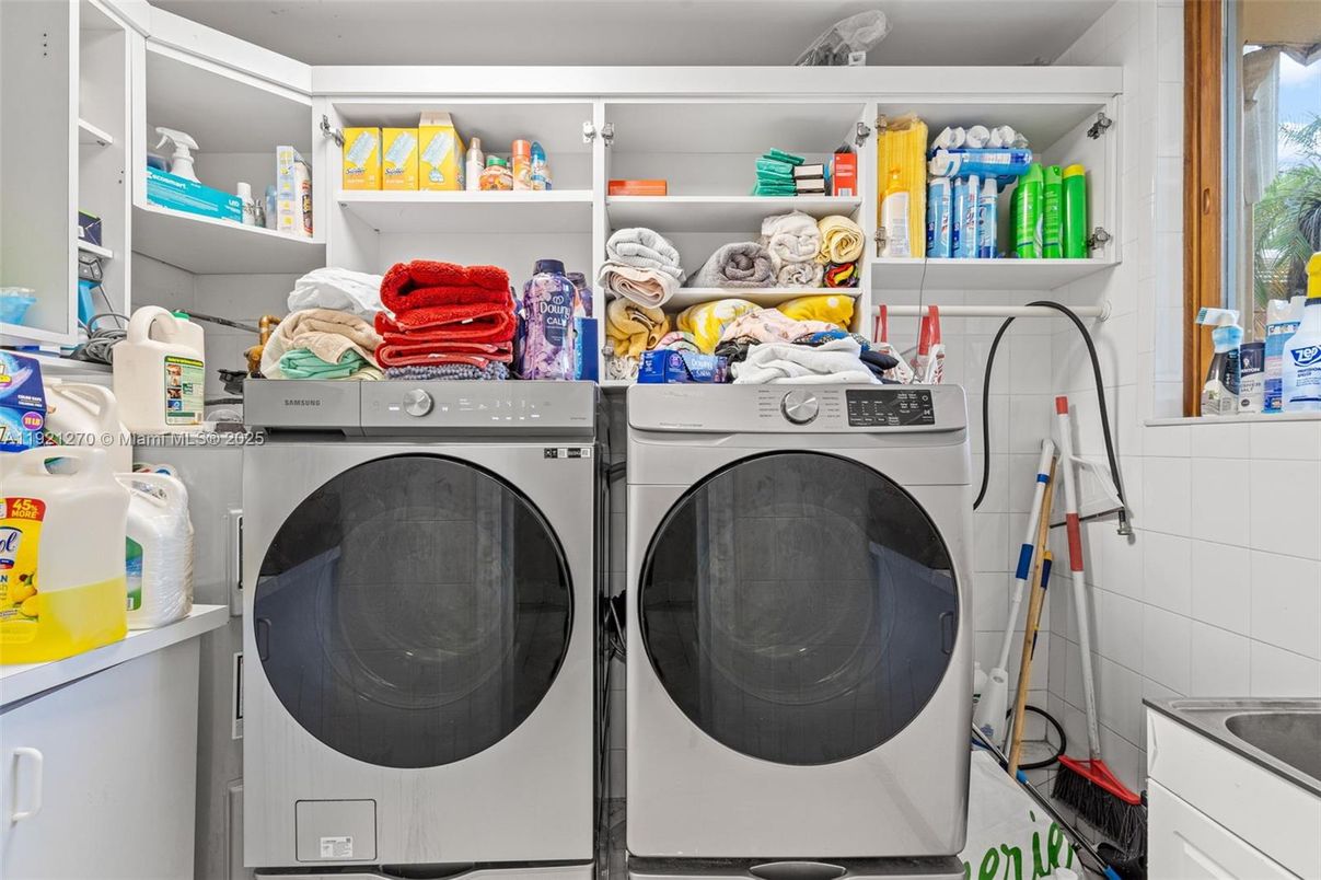 Interior, Utility Closets, Washer